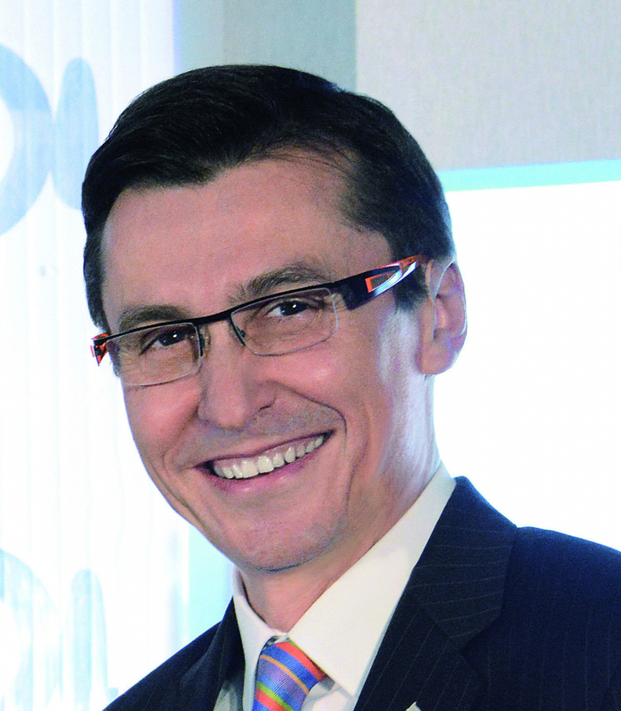 Eric PLAT (MNI 1989), réélu PDG d'ATOL - Le Magazine de l'Optique